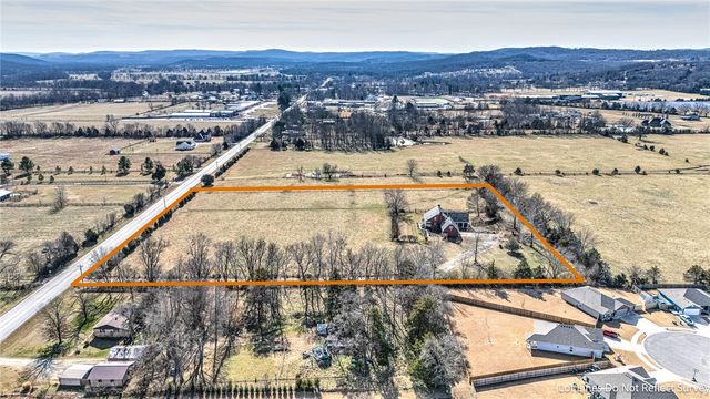 819 Center Street, Elkins, AR 72727