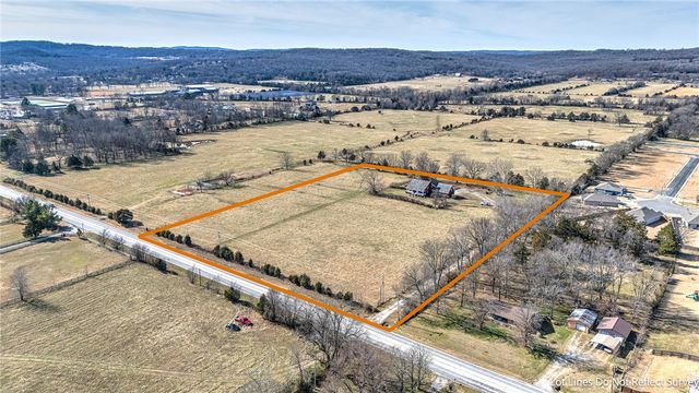 819 Center Street, Elkins, AR 72727