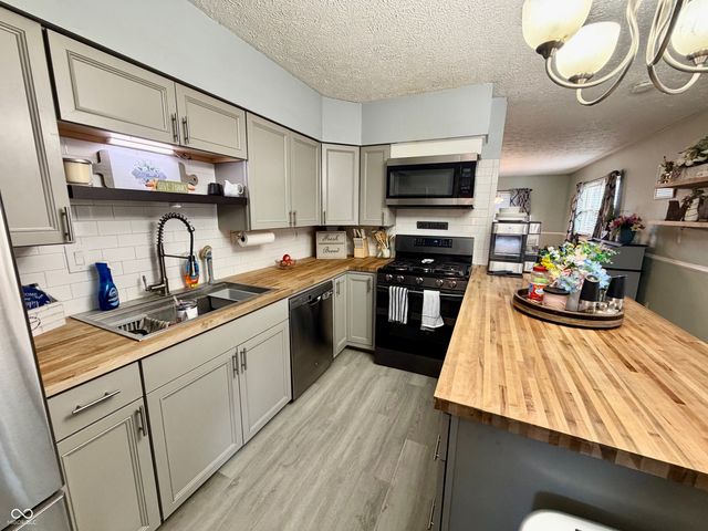 405 Greenacres Drive, Crawfordsville, IN 47933