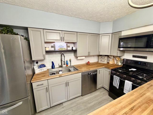 405 Greenacres Drive, Crawfordsville, IN 47933