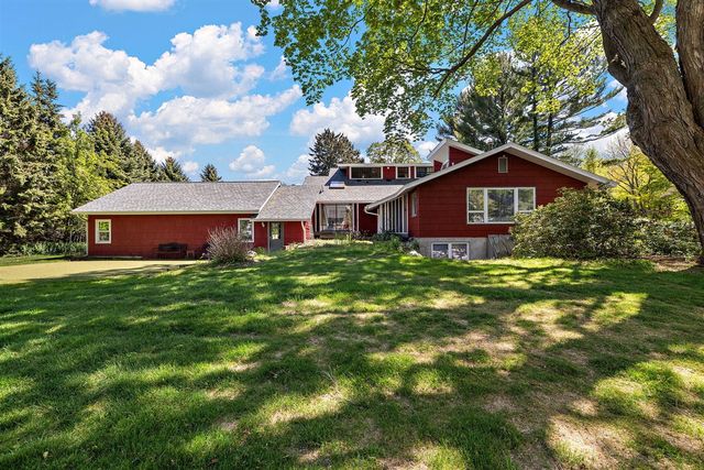 2305 Warner Drive, Holland, MI 49424