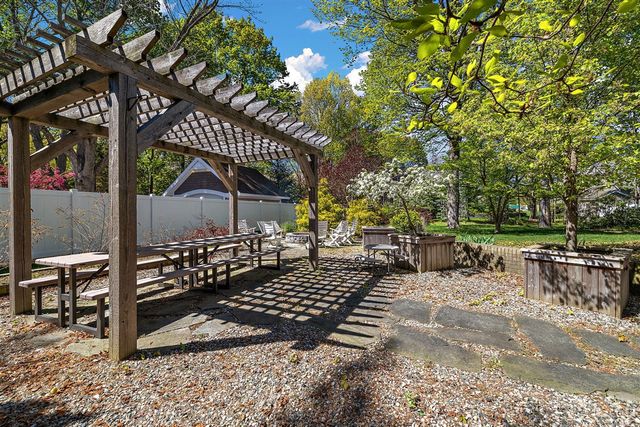 2305 Warner Drive, Holland, MI 49424