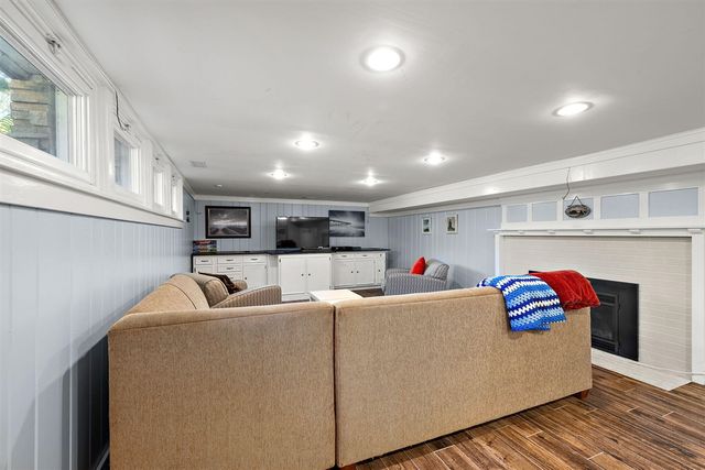 2305 Warner Drive, Holland, MI 49424