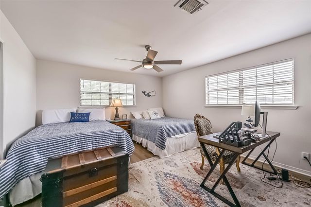 34 Tarpon Lane, Freeport, TX 77541