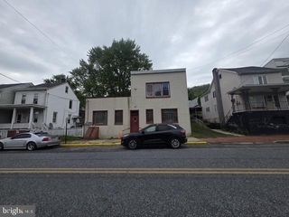 32 E BACON ST, Pottsville, PA 17901