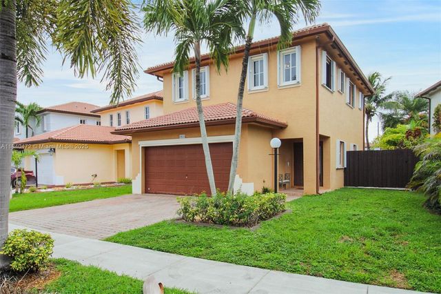 1033 NE 41st Ave, Homestead, FL 33033
