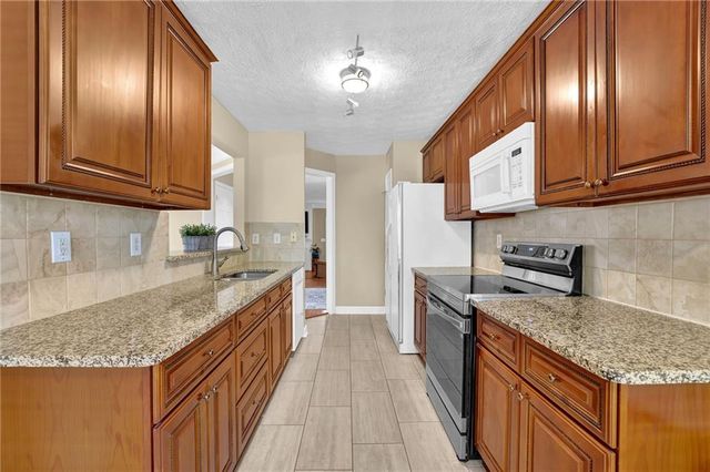 4095 Beaver Oaks Drive, Duluth, GA 30096