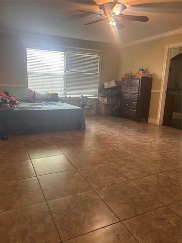 7811 Fall Glen Drive, Houston, TX 77040