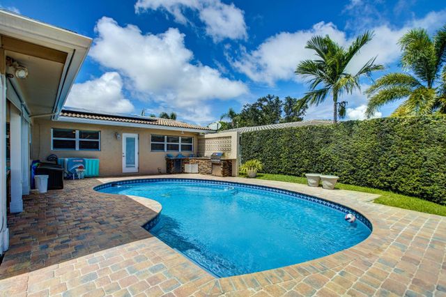 1920 Waters Edge, Pompano Beach, FL 33062