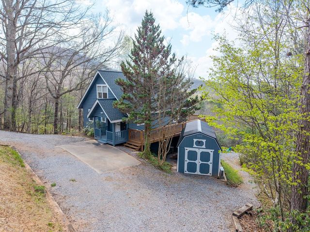 312 Penland Indian Trail, Hayesville, NC 28904