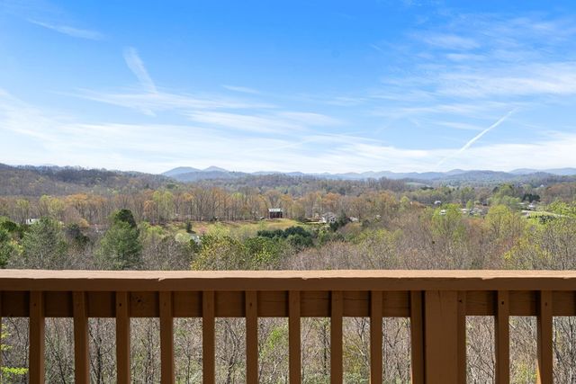 312 Penland Indian Trail, Hayesville, NC 28904