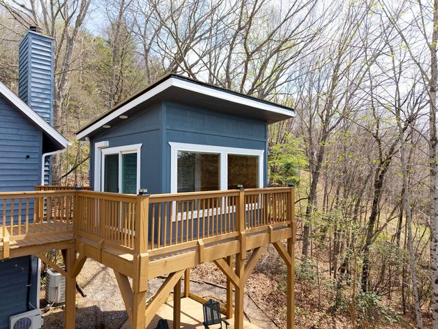 312 Penland Indian Trail, Hayesville, NC 28904