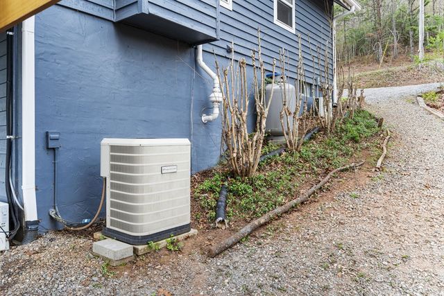 312 Penland Indian Trail, Hayesville, NC 28904