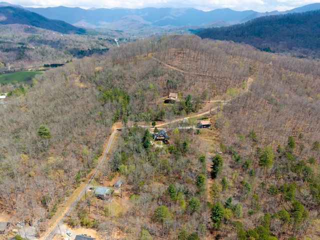 312 Penland Indian Trail, Hayesville, NC 28904