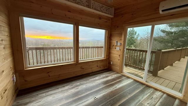 312 Penland Indian Trail, Hayesville, NC 28904