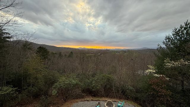 312 Penland Indian Trail, Hayesville, NC 28904