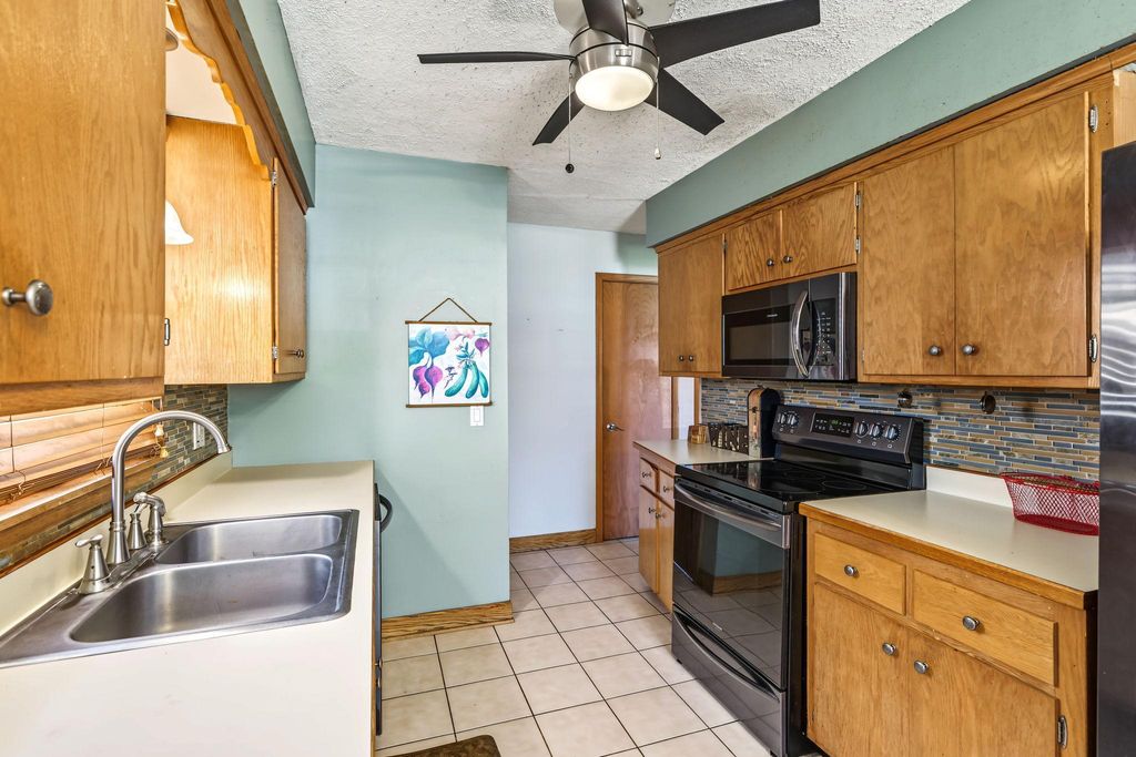 3401 Mcnair Drive N, Robbinsdale, MN 55422 — photo 3