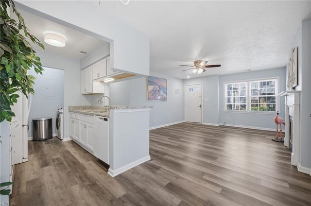 700 Rapidan River Ct Apt F, Chesapeake, VA 23320