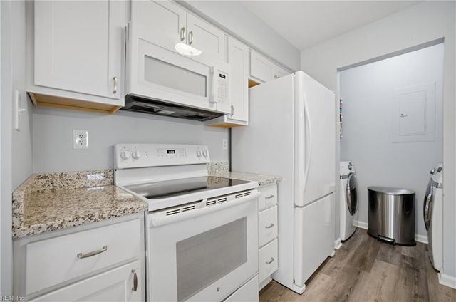 700 Rapidan River Ct Apt F, Chesapeake, VA 23320