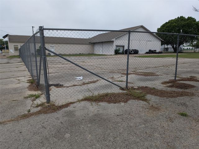 4315 NE Loraine Street, Haltom City, TX 76117