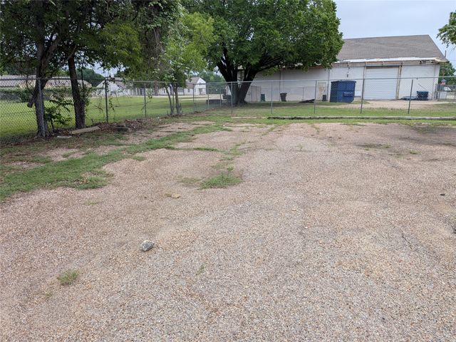 4315 NE Loraine Street, Haltom City, TX 76117
