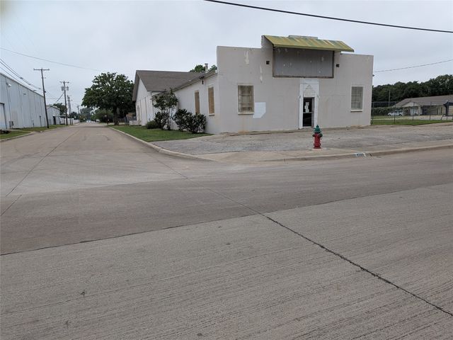 4315 NE Loraine Street, Haltom City, TX 76117