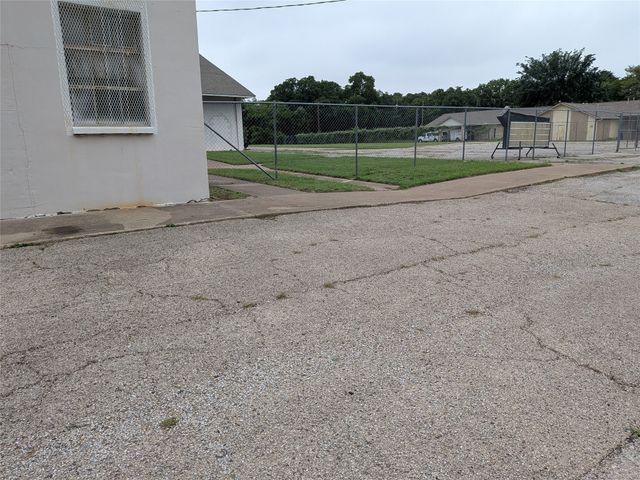 4315 NE Loraine Street, Haltom City, TX 76117