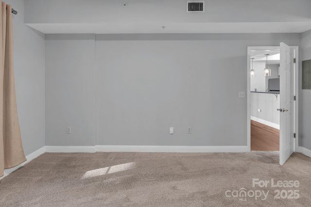 300 W 5th Street 339, Charlotte, NC 28202