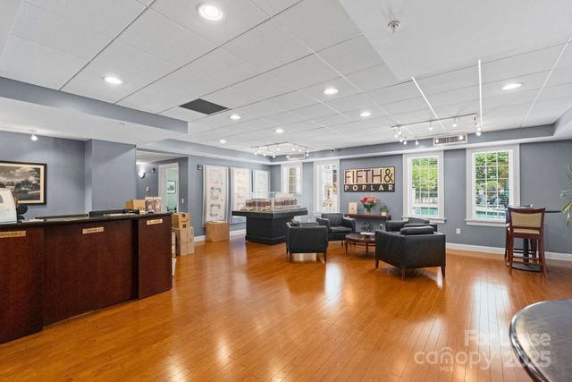 300 W 5th Street 339, Charlotte, NC 28202