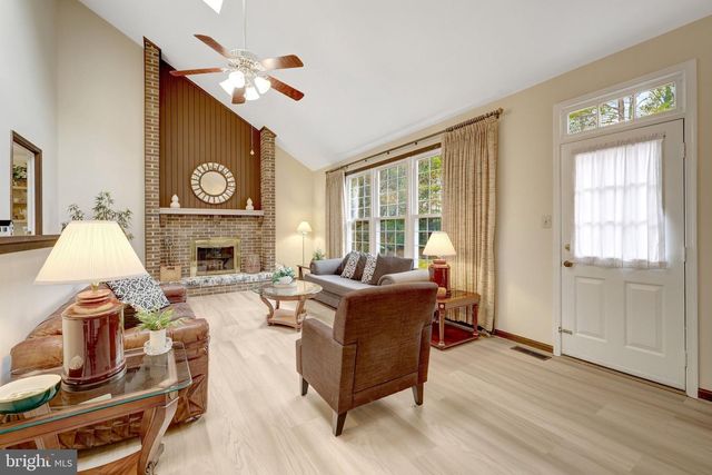 1398 PARK LAKE DR, Reston, VA 20190