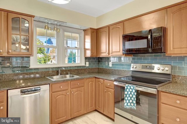 1398 PARK LAKE DR, Reston, VA 20190