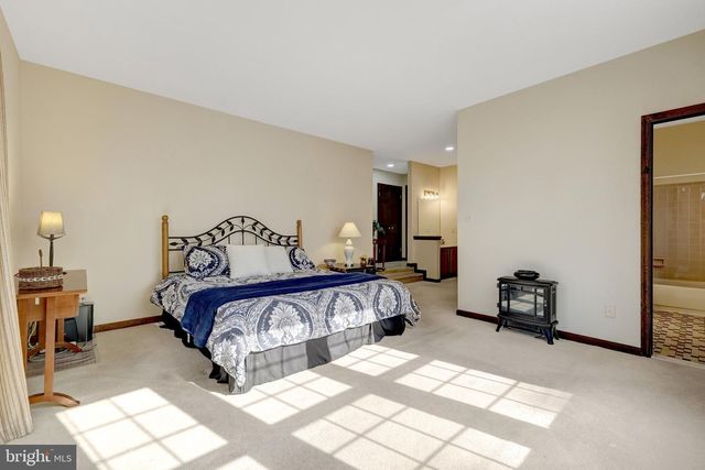 1398 PARK LAKE DR, Reston, VA 20190