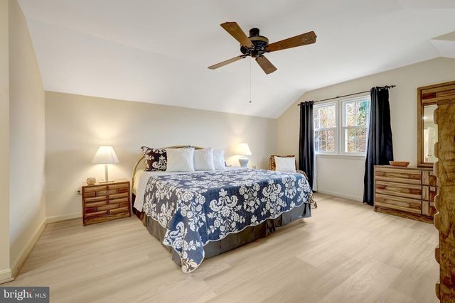 1398 PARK LAKE DR, Reston, VA 20190