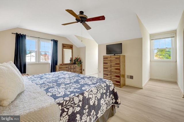 1398 PARK LAKE DR, Reston, VA 20190