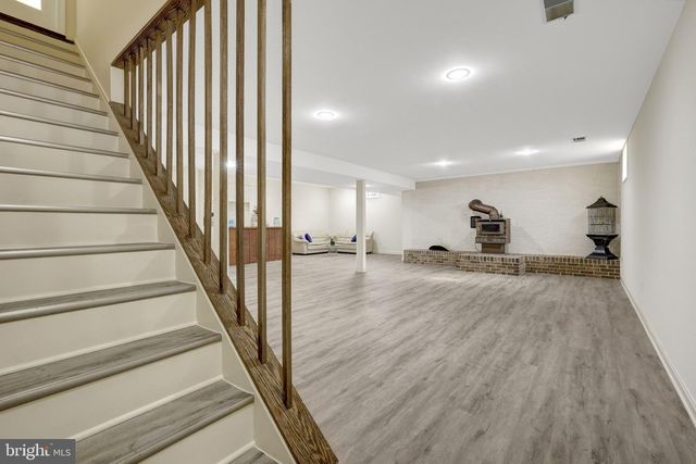 1398 PARK LAKE DR, Reston, VA 20190