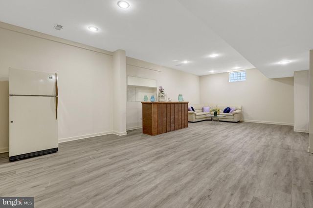 1398 PARK LAKE DR, Reston, VA 20190