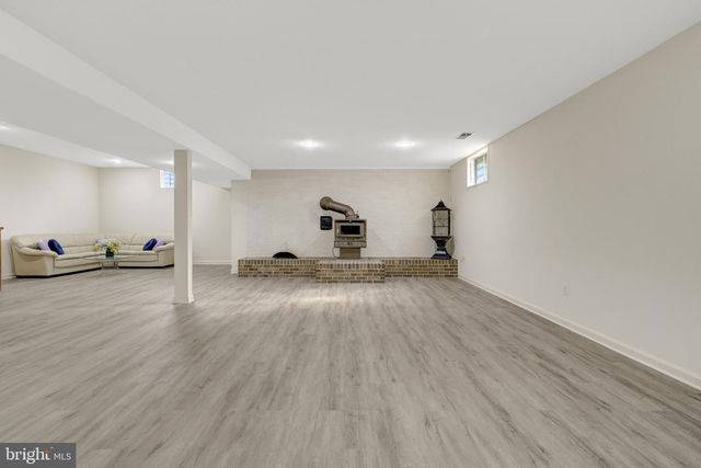 1398 PARK LAKE DR, Reston, VA 20190