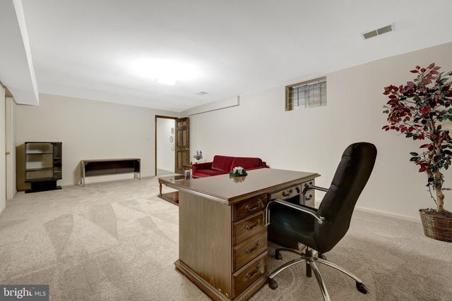 1398 PARK LAKE DR, Reston, VA 20190