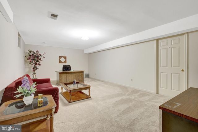 1398 PARK LAKE DR, Reston, VA 20190