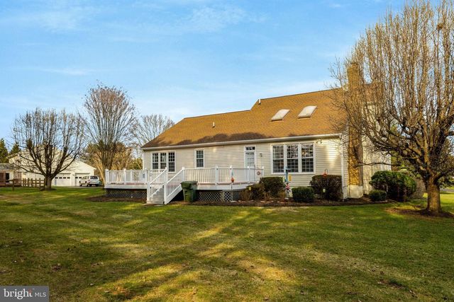 1398 PARK LAKE DR, Reston, VA 20190