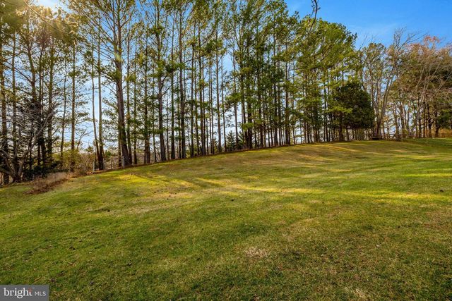 1398 PARK LAKE DR, Reston, VA 20190