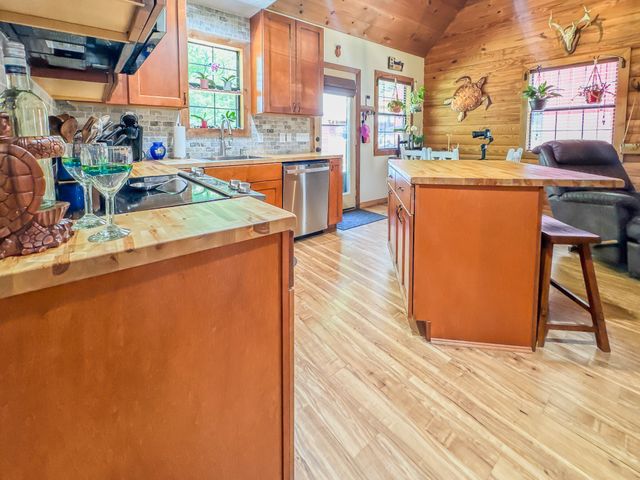 220 Ovilla Ln, Lawrenceburg, TN 38464