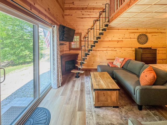 220 Ovilla Ln, Lawrenceburg, TN 38464