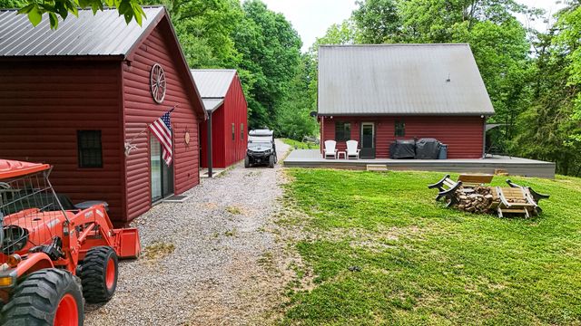 220 Ovilla Ln, Lawrenceburg, TN 38464