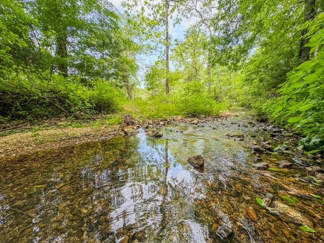 220 Ovilla Ln, Lawrenceburg, TN 38464