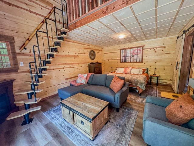 220 Ovilla Ln, Lawrenceburg, TN 38464