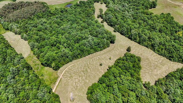 220 Ovilla Ln, Lawrenceburg, TN 38464