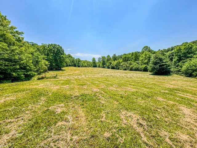 220 Ovilla Ln, Lawrenceburg, TN 38464