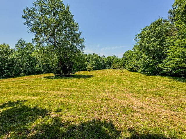 220 Ovilla Ln, Lawrenceburg, TN 38464