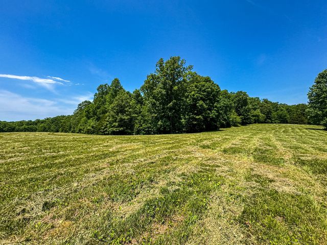 220 Ovilla Ln, Lawrenceburg, TN 38464